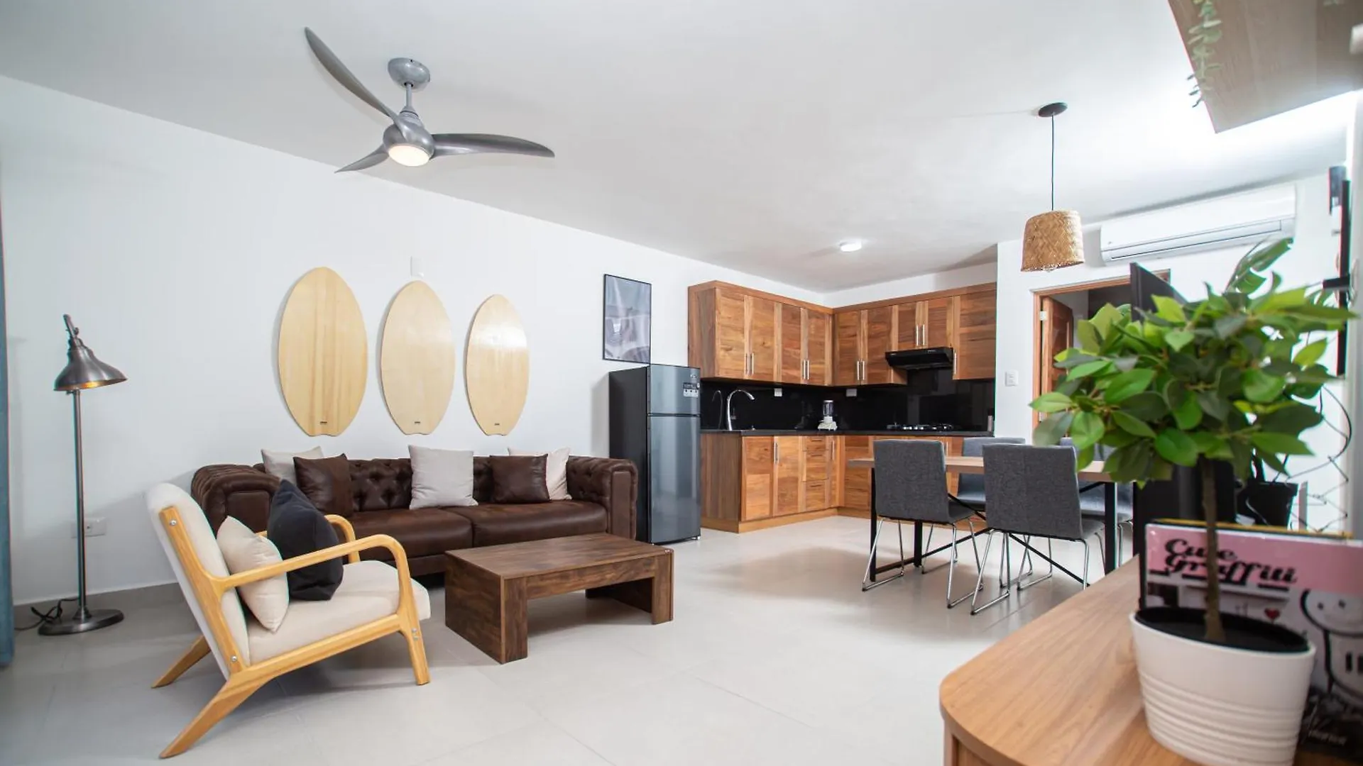 Cmb202 Beach Area Res Cristamar location